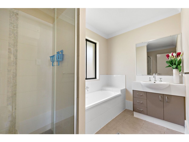 9 Saltram Avenue, Holmview QLD 4207