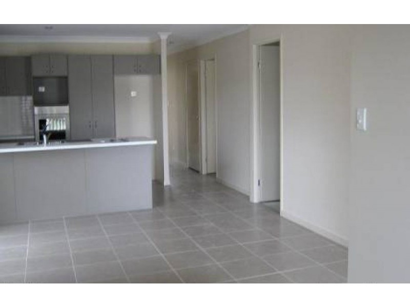 9 Saltram Avenue, Holmview QLD 4207