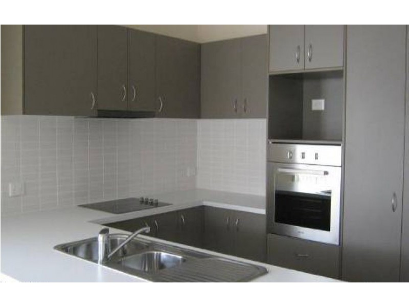 9 Saltram Avenue, Holmview QLD 4207