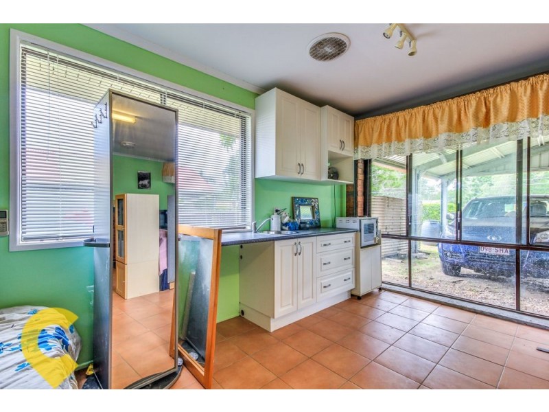 24 Logan Parade, Logan Reserve QLD 4133