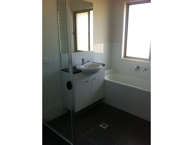 8 Breezeway Drive, Bahrs Scrub QLD 4207