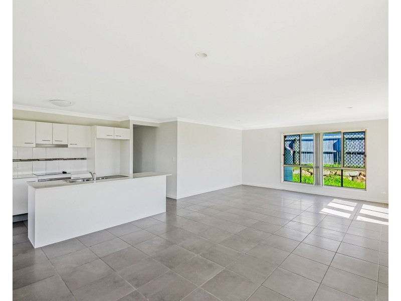 7 Oakvale Avenue, Holmview QLD 4207