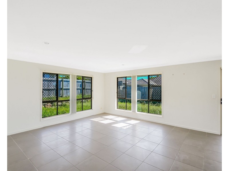 7 Oakvale Avenue, Holmview QLD 4207