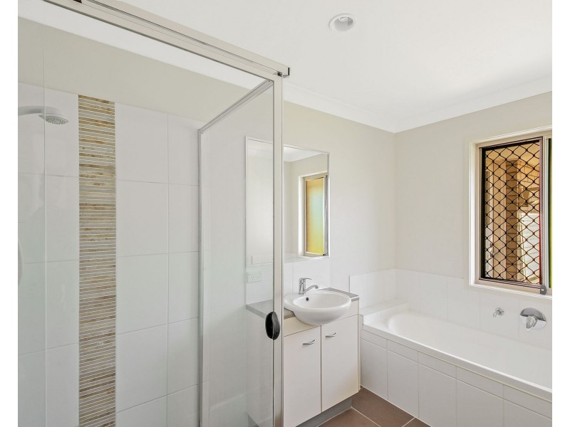 7 Oakvale Avenue, Holmview QLD 4207