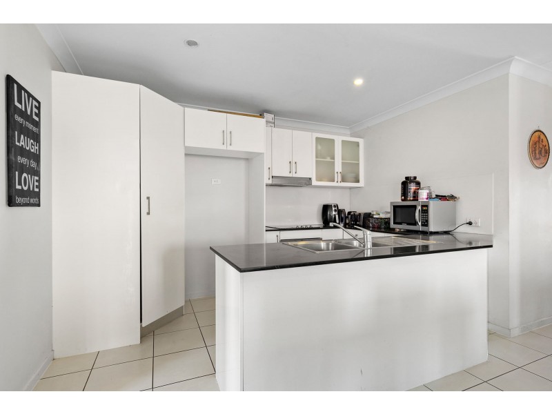 7 Pine Grove Drive, Crestmead QLD 4132