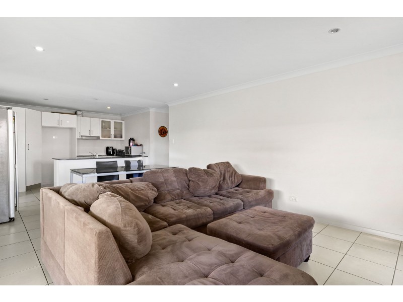 7 Pine Grove Drive, Crestmead QLD 4132