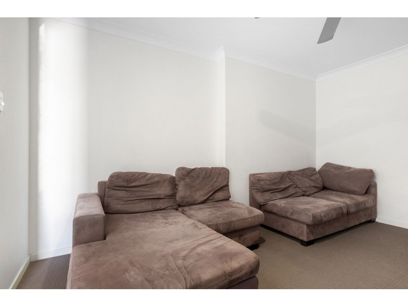 7 Pine Grove Drive, Crestmead QLD 4132