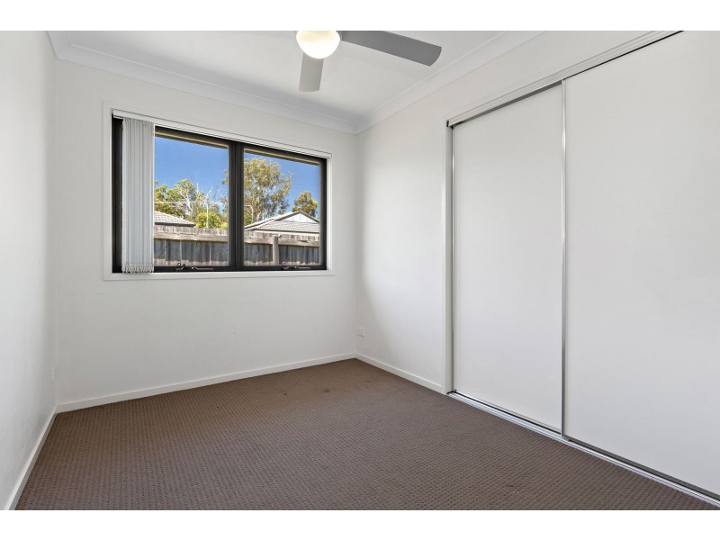 7 Pine Grove Drive, Crestmead QLD 4132