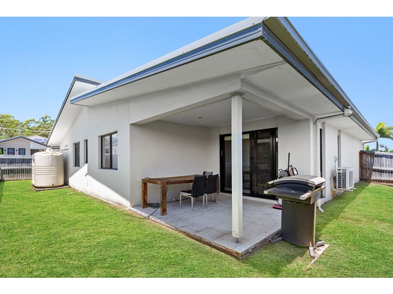 7 Pine Grove Drive, Crestmead QLD 4132