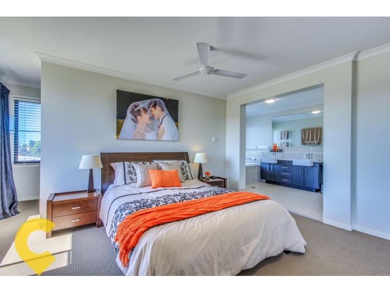 8 Henderson Street, Eight Mile Plains QLD 4113