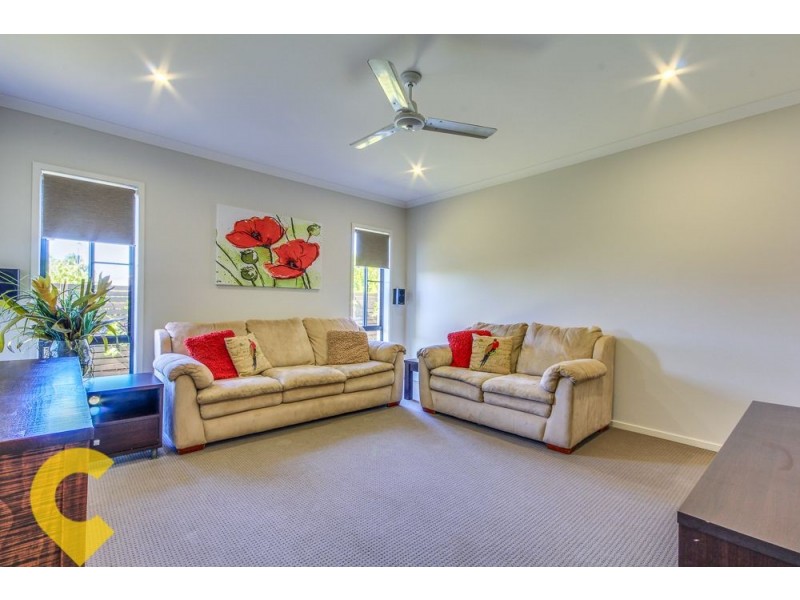 8 Henderson Street, Eight Mile Plains QLD 4113