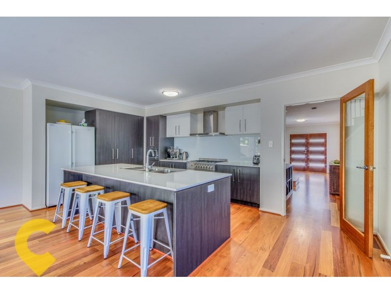 8 Henderson Street, Eight Mile Plains QLD 4113