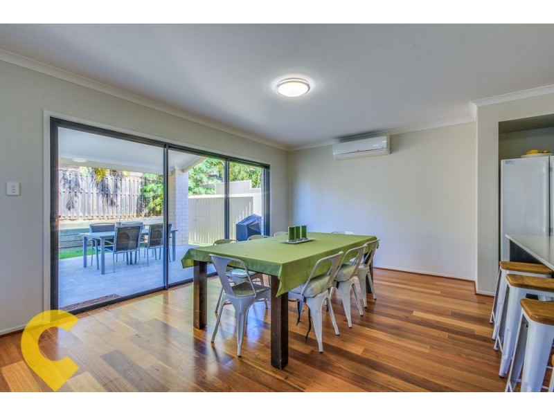 8 Henderson Street, Eight Mile Plains QLD 4113