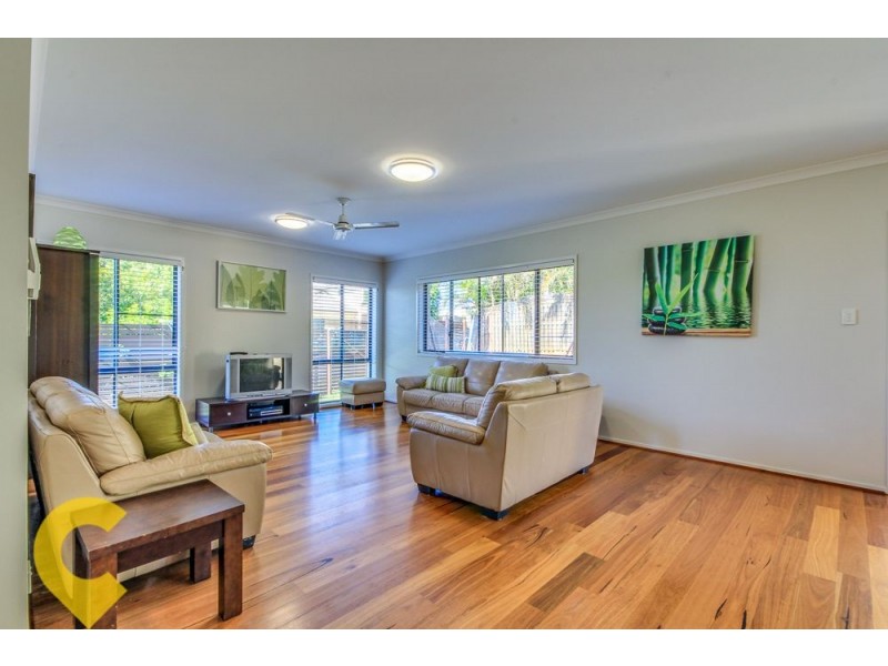 8 Henderson Street, Eight Mile Plains QLD 4113