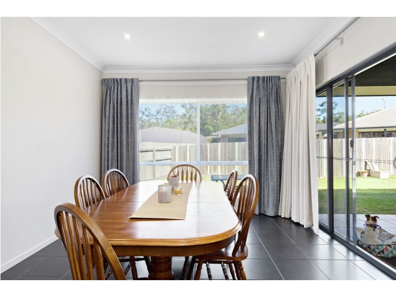 10 Barrington Circuit, Waterford QLD 4133