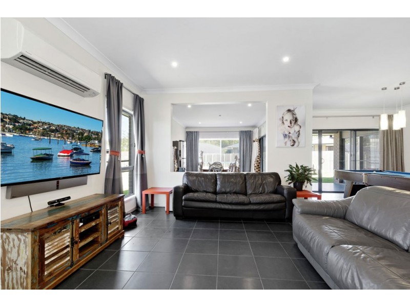 10 Barrington Circuit, Waterford QLD 4133