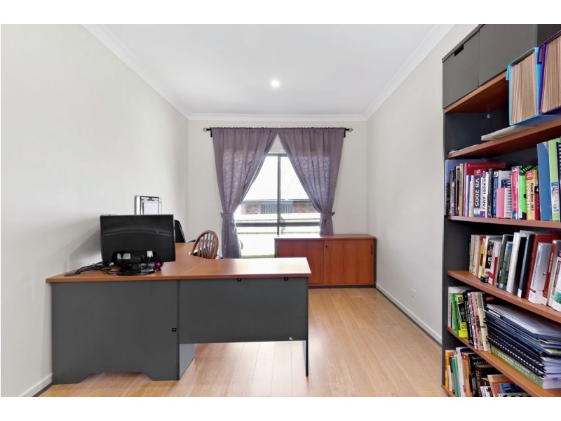 10 Barrington Circuit, Waterford QLD 4133