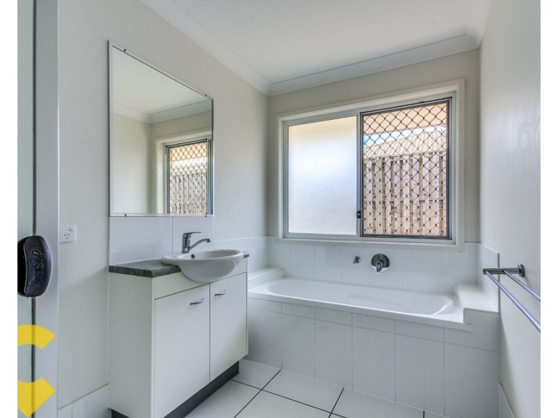 18 Sunridge Circuit, Bahrs Scrub QLD 4207