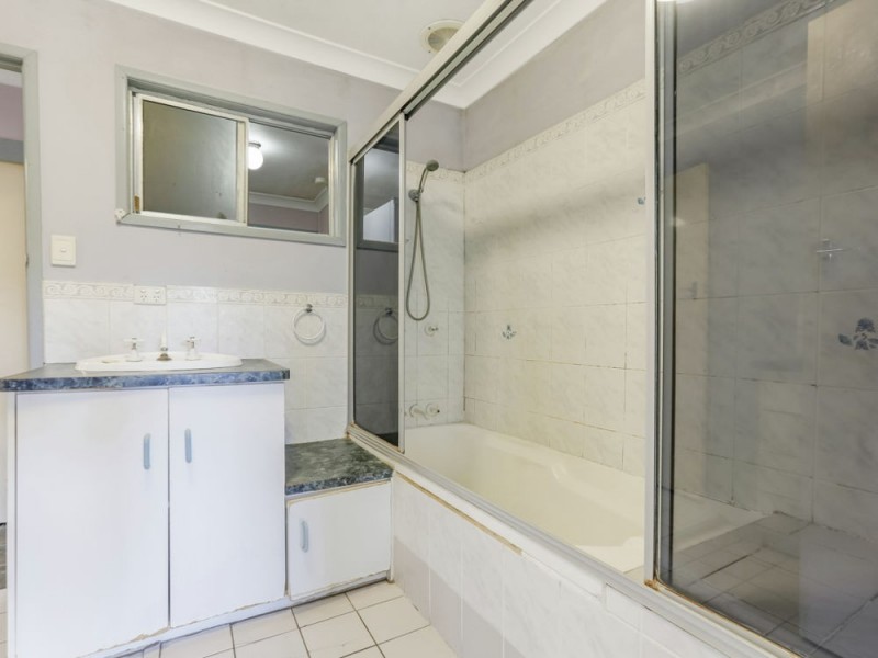 5 Poincettia Street, Kingston QLD 4114