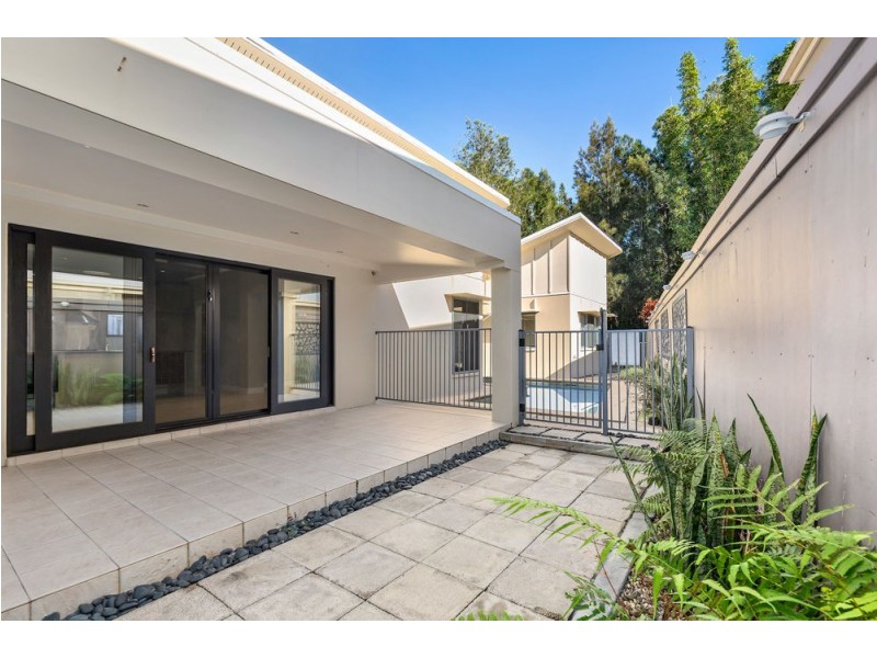 4 Ripple Court, Coomera Waters QLD 4209