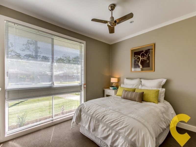 3 Village Drive, Daisy Hill QLD 4127