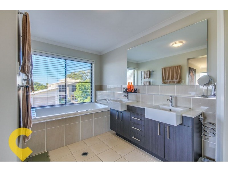 8 Henderson Street, Eight Mile Plains QLD 4113