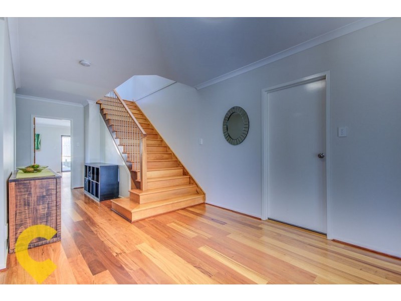 8 Henderson Street, Eight Mile Plains QLD 4113