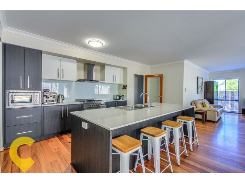 8 Henderson Street, Eight Mile Plains QLD 4113