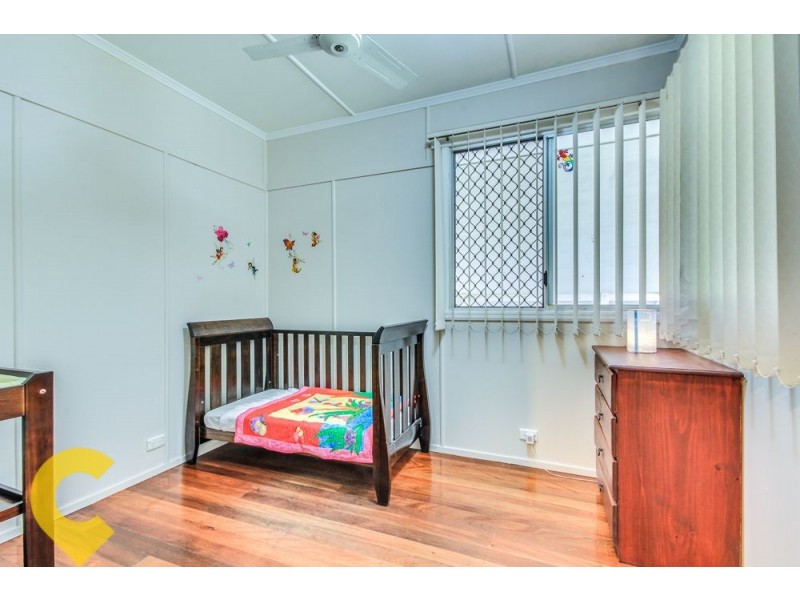 19 Clinton Street, Coopers Plains QLD 4108