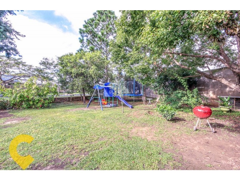 19 Clinton Street, Coopers Plains QLD 4108