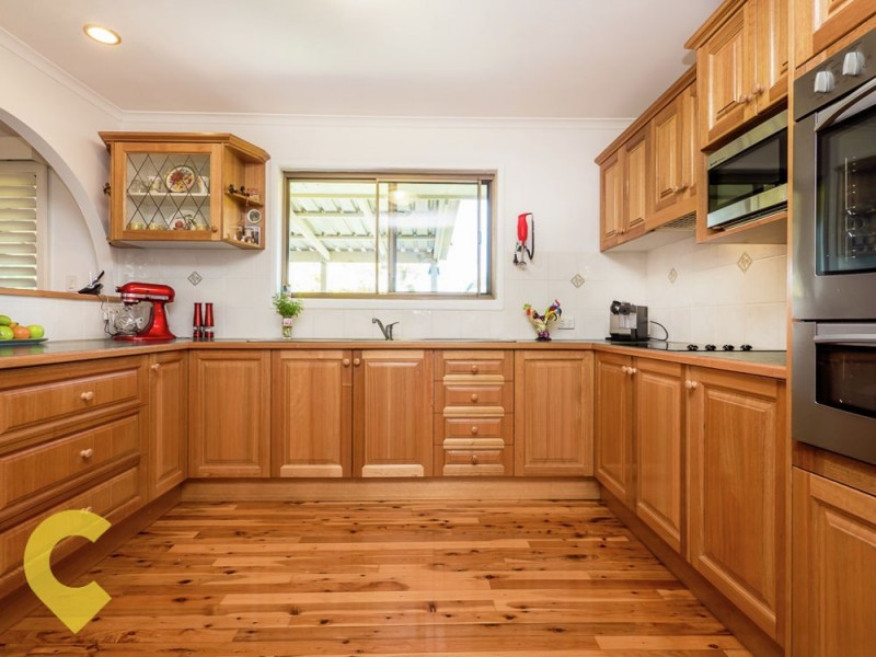 8 Willoughby Crescent, Springwood QLD 4127