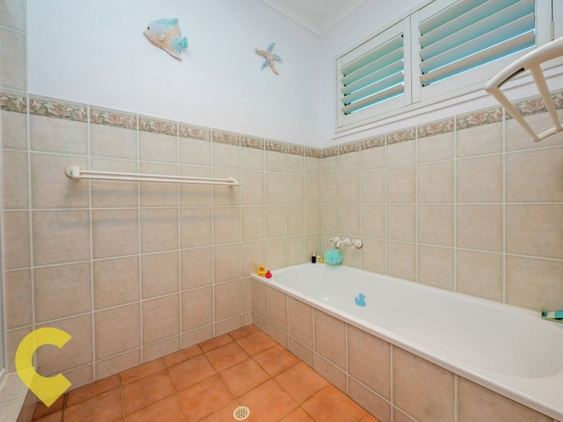 8 Willoughby Crescent, Springwood QLD 4127