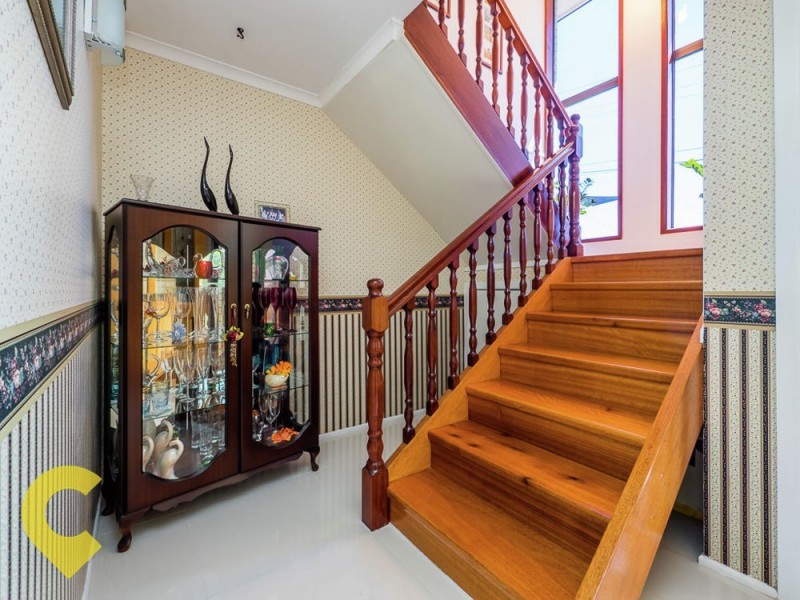 8 Willoughby Crescent, Springwood QLD 4127