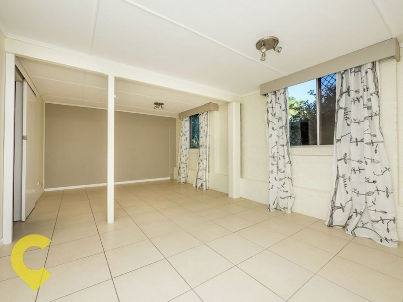 7 Rholanda Crescent, Springwood QLD 4127