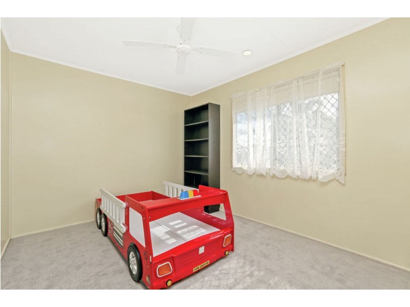13 Ewinga Street, Kingston QLD 4114
