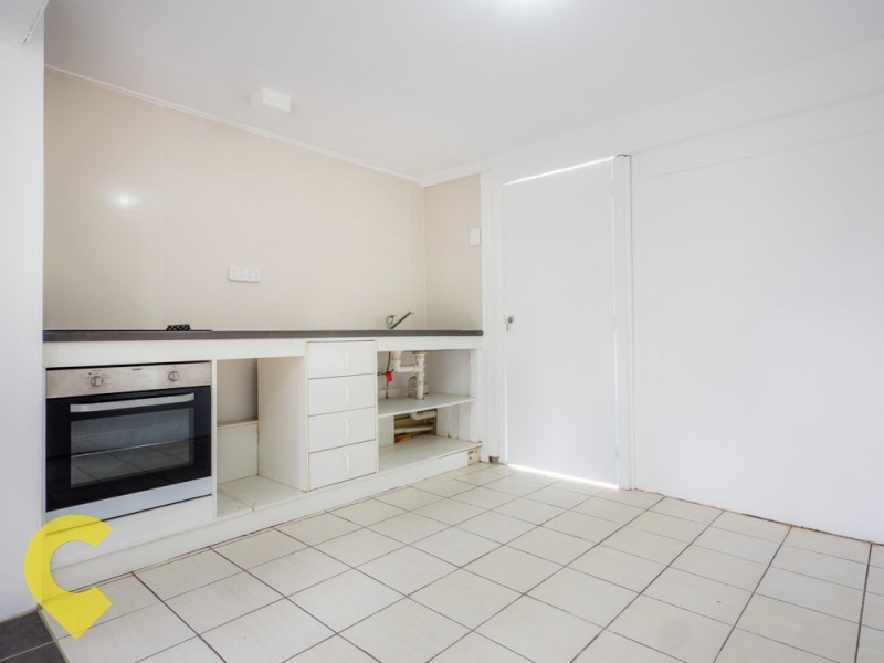 4 Woody Avenue, Kingston QLD 4114