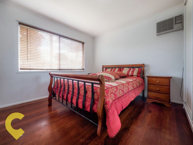 4 Woody Avenue, Kingston QLD 4114