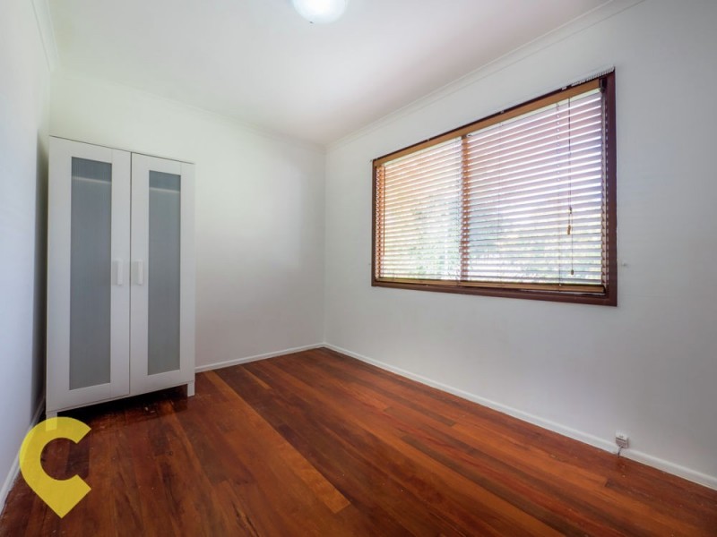 4 Woody Avenue, Kingston QLD 4114