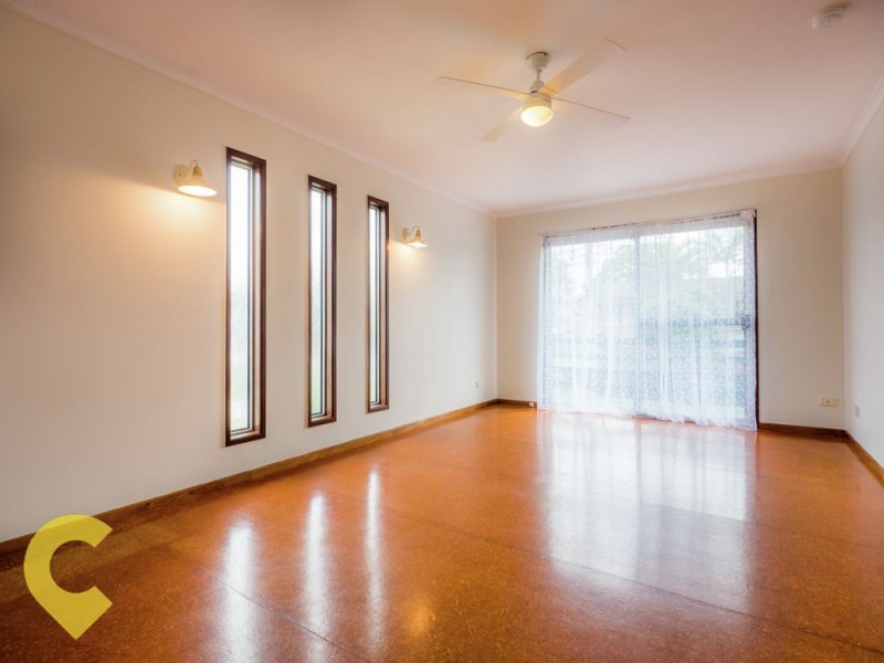 4 Woody Avenue, Kingston QLD 4114