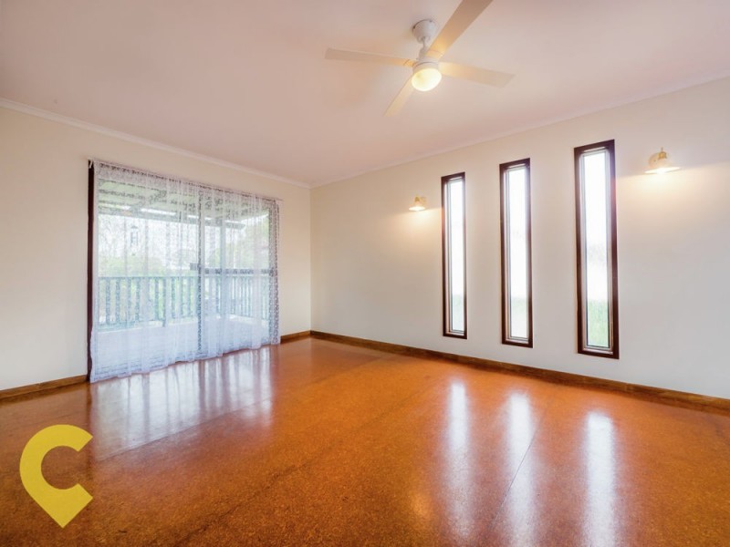 4 Woody Avenue, Kingston QLD 4114