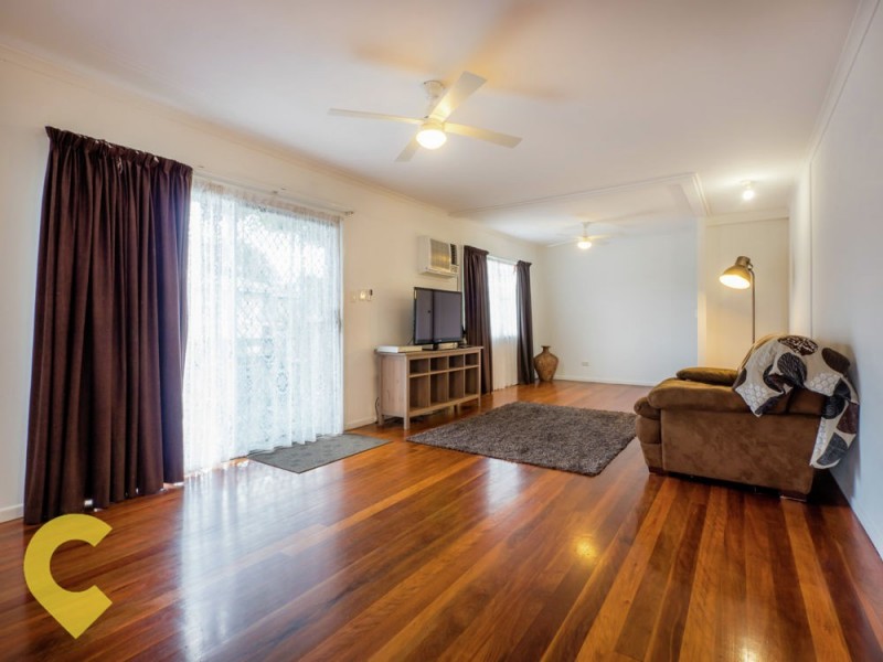 4 Woody Avenue, Kingston QLD 4114