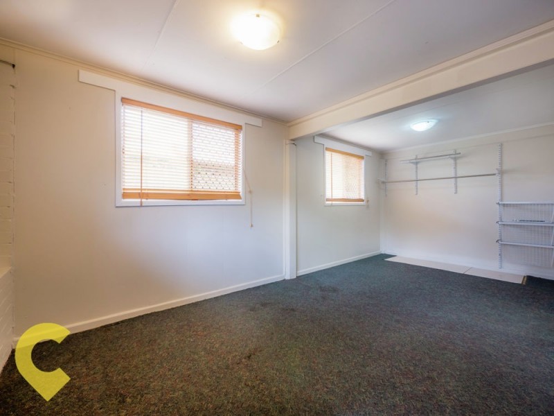 4 Woody Avenue, Kingston QLD 4114