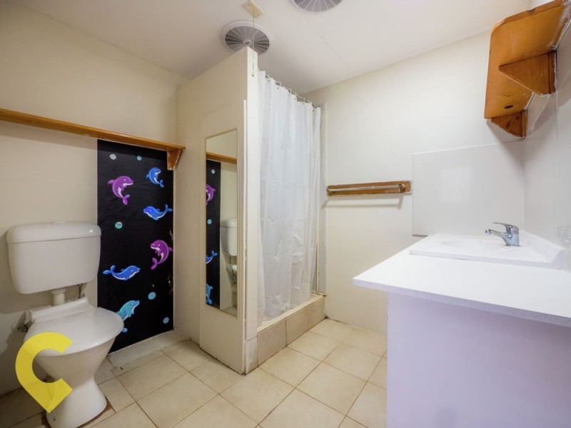 4 Woody Avenue, Kingston QLD 4114