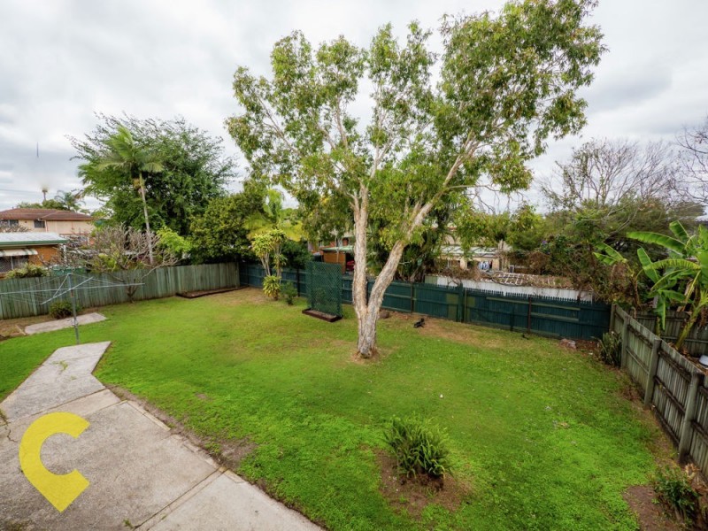 4 Woody Avenue, Kingston QLD 4114