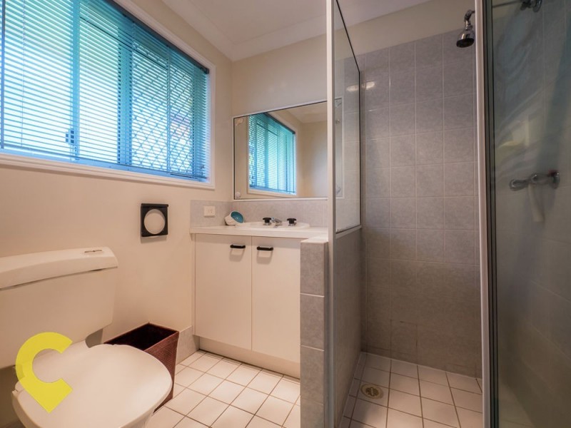 11 Lamberth Road, Regents Park QLD 4118