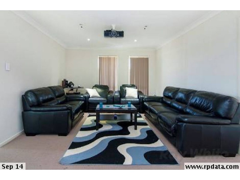 2 Eyre Street, Woodridge QLD 4114