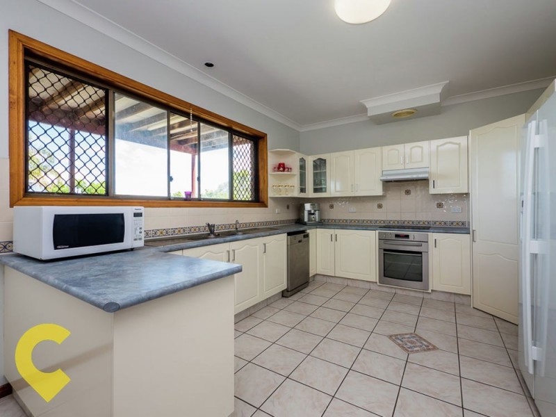 140 Barbaralla Drive, Springwood QLD 4127
