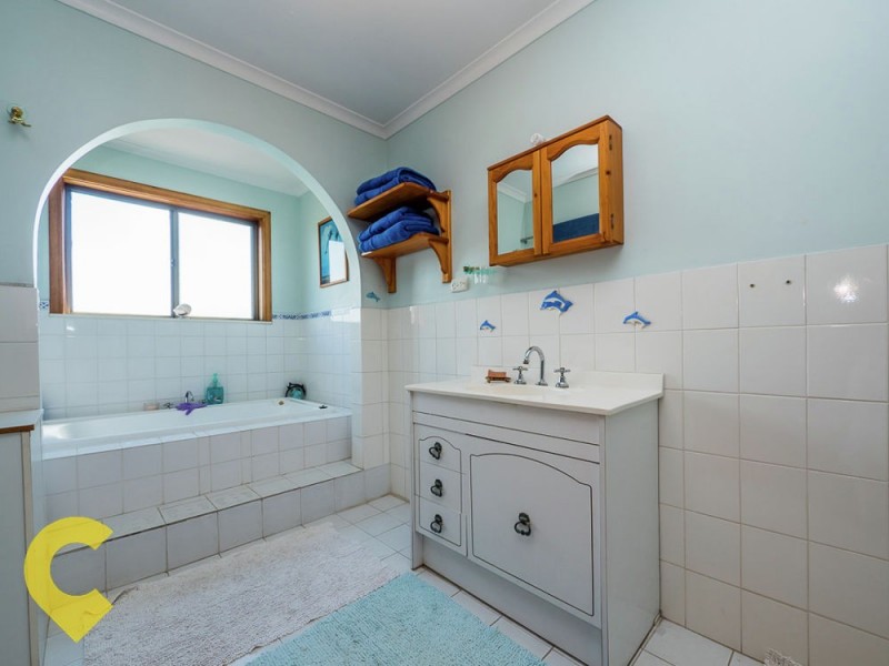 140 Barbaralla Drive, Springwood QLD 4127