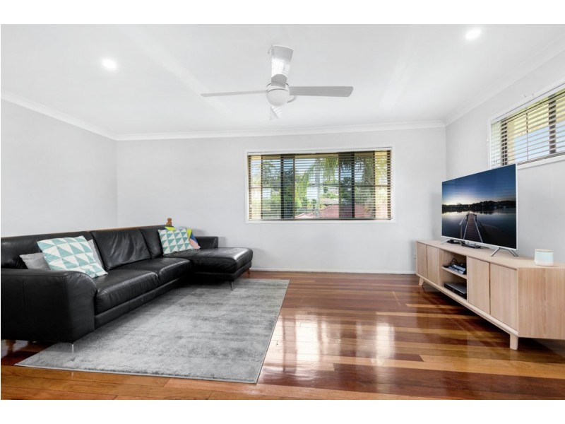 23 Hill Park Crescent, Rochedale South QLD 4123