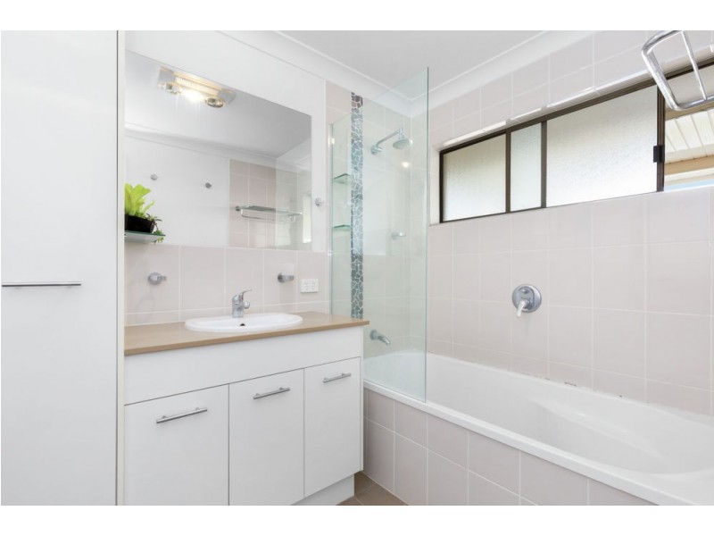 23 Hill Park Crescent, Rochedale South QLD 4123
